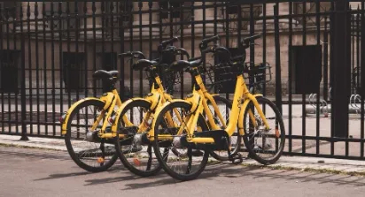 vélos jaunes