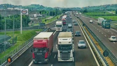 camions sur l'autoroute